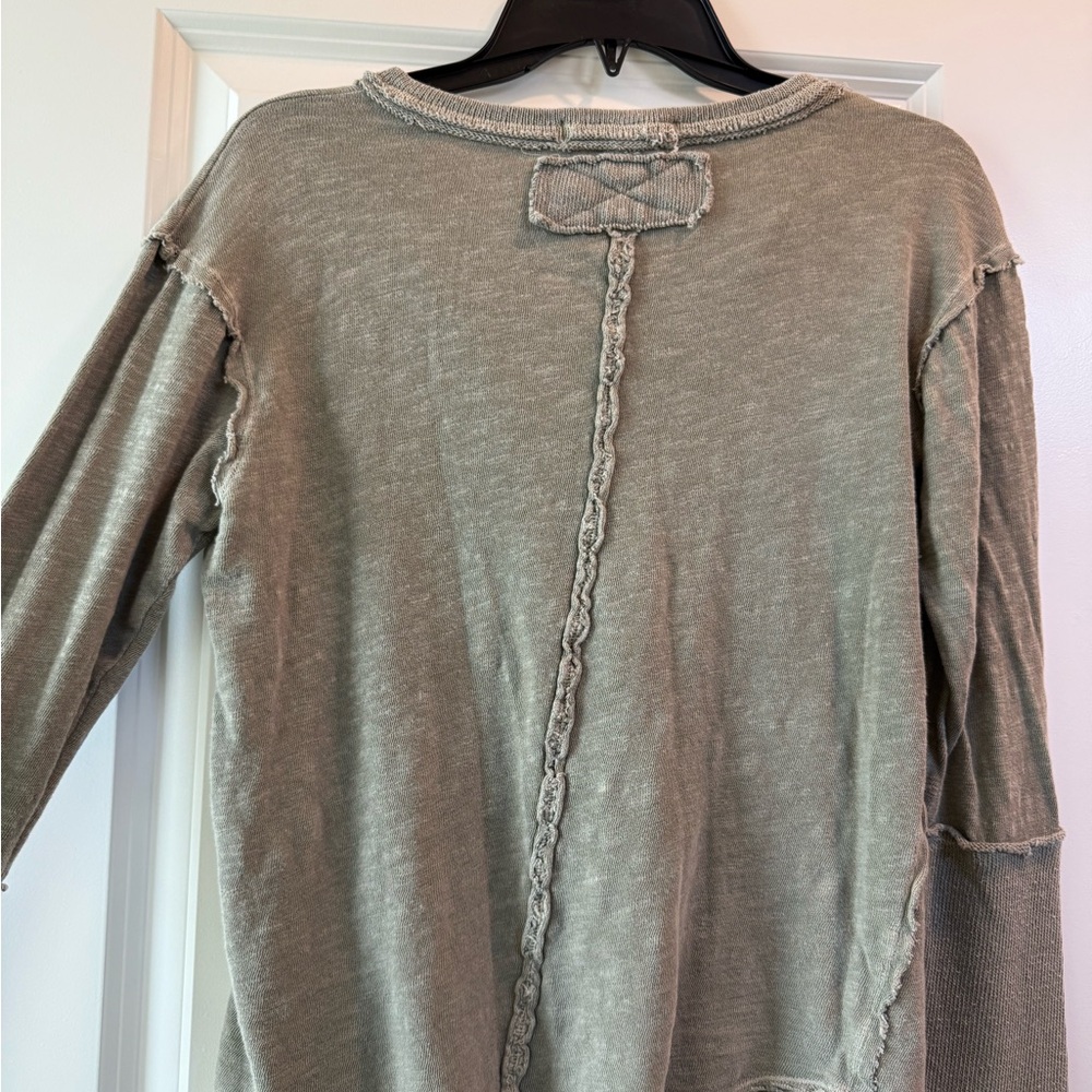 Free people Distressed Green Long Sleeve - Picture 3 of 4